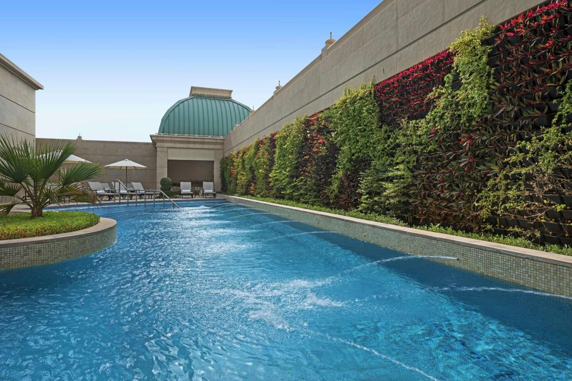 Al Habtoor Palace - Preferred Hotels & Resorts Dubai Exterior photo The pool at the hotel