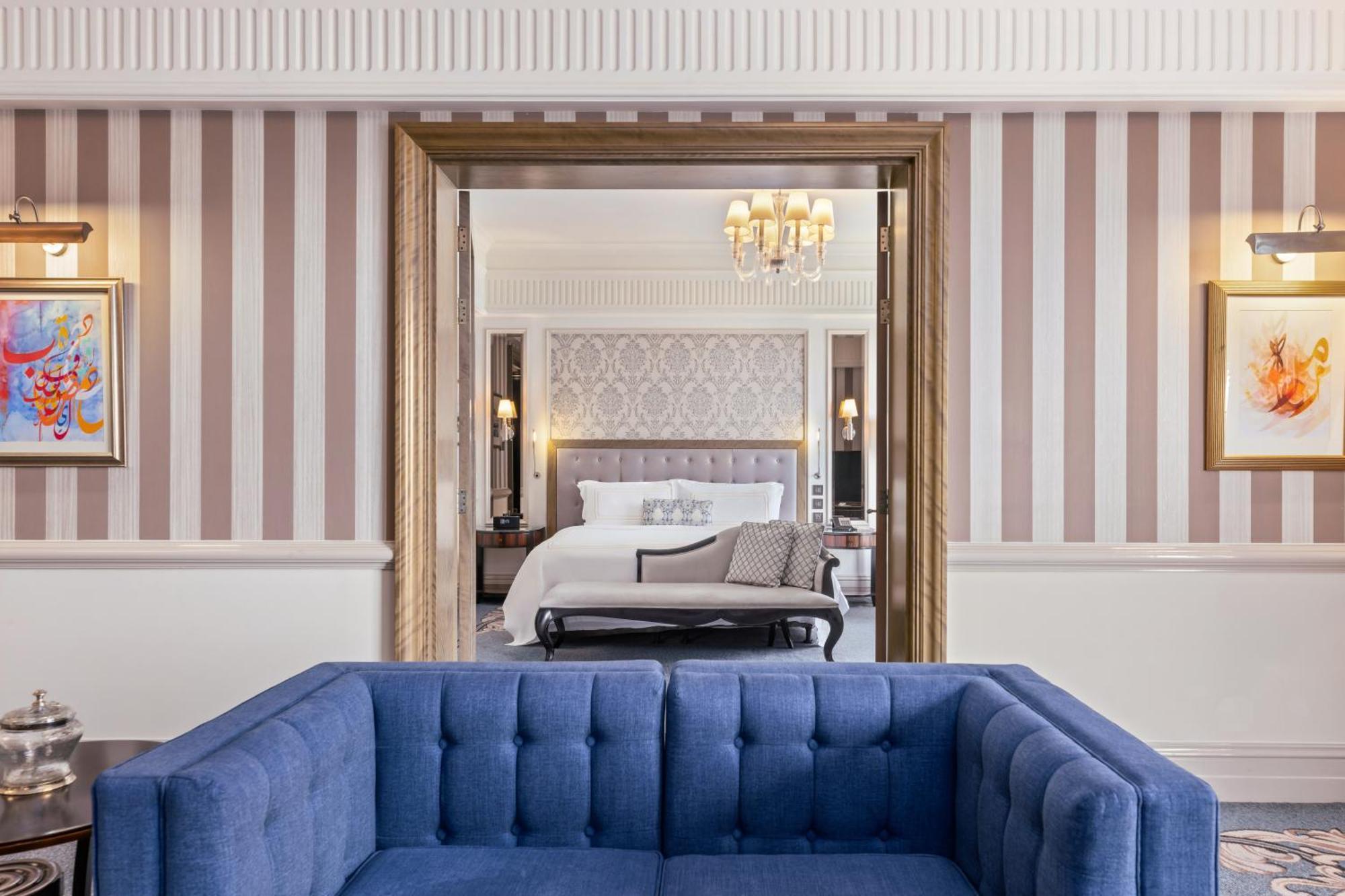 Al Habtoor Palace - Preferred Hotels & Resorts Dubai Exterior photo A suite at the hotel