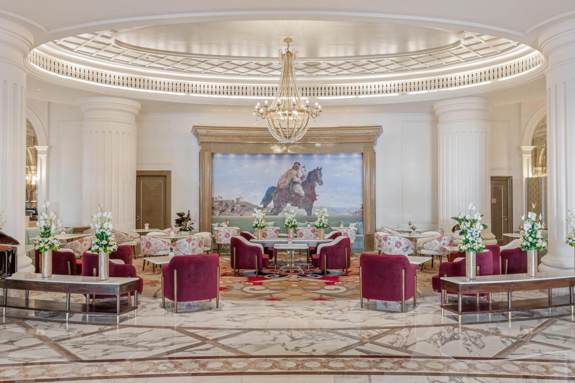 Al Habtoor Palace - Preferred Hotels & Resorts Dubai Exterior photo The lobby of the Four Seasons Hotel