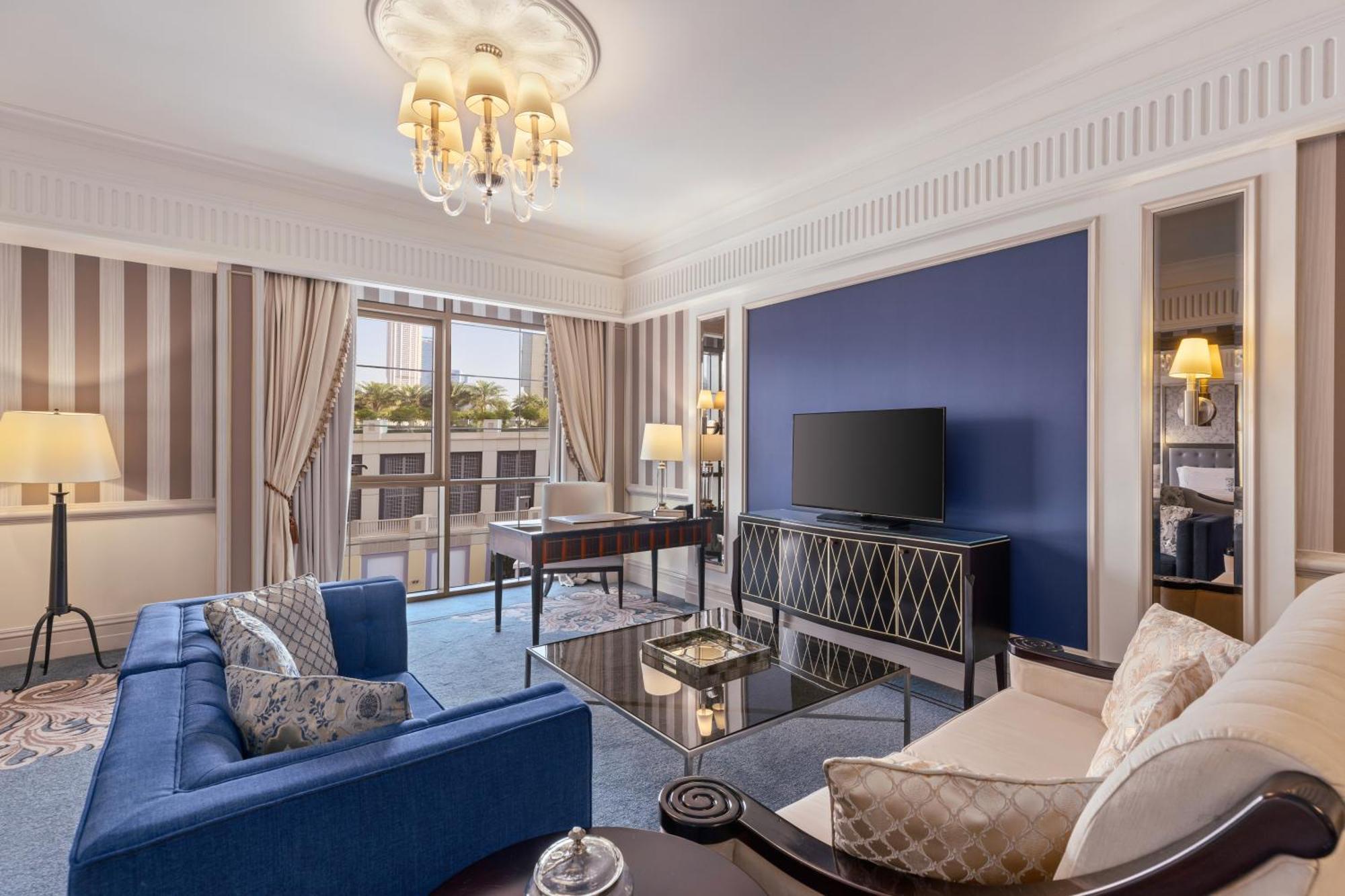 Al Habtoor Palace - Preferred Hotels & Resorts Dubai Exterior photo A suite at the hotel