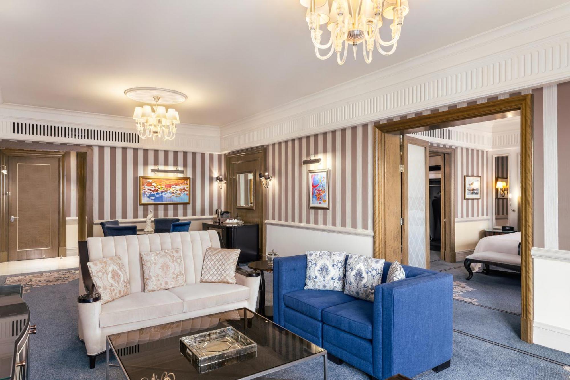 Al Habtoor Palace - Preferred Hotels & Resorts Dubai Exterior photo Suite at the hotel