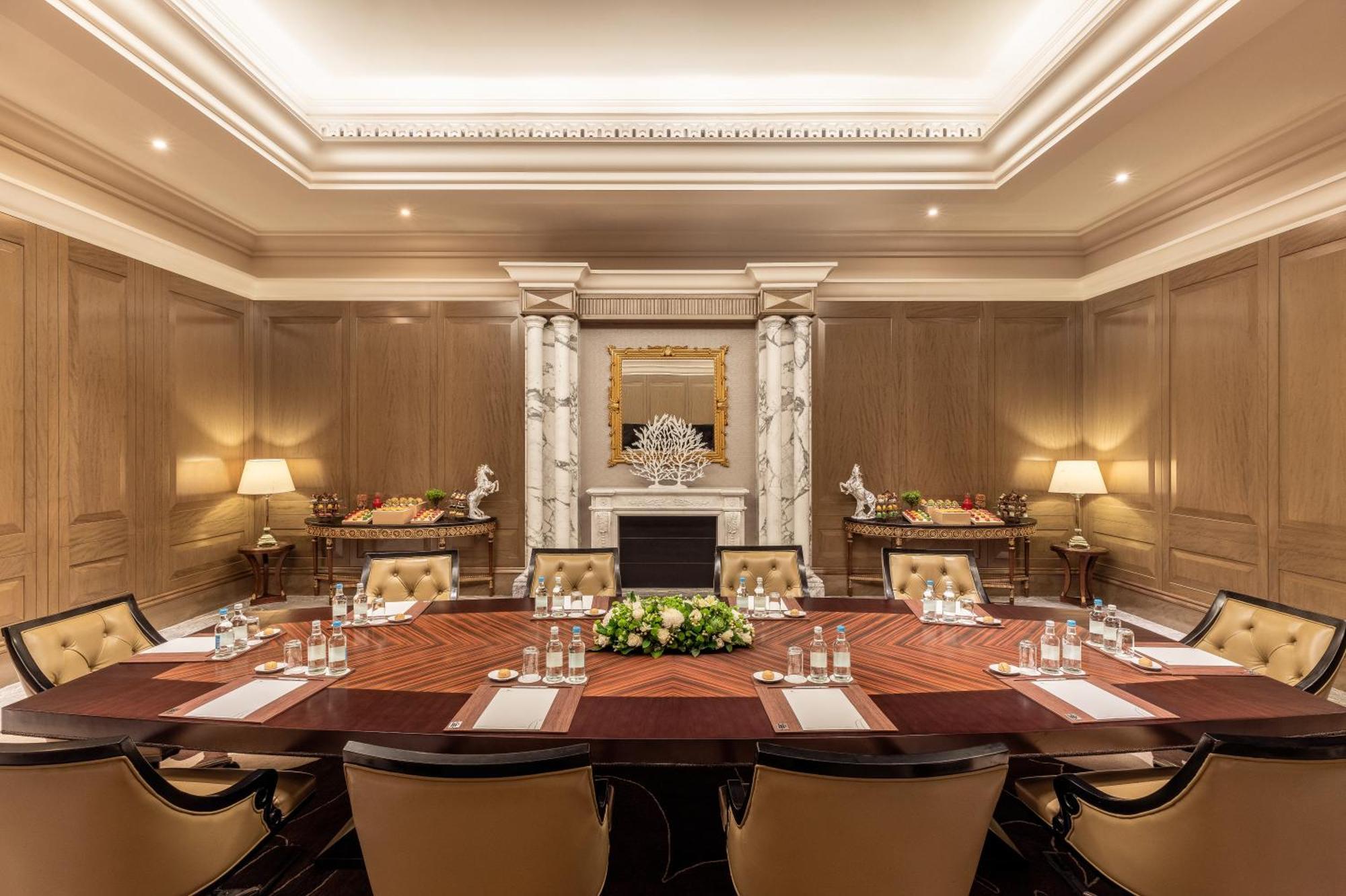Al Habtoor Palace - Preferred Hotels & Resorts Dubai Exterior photo The Boardroom