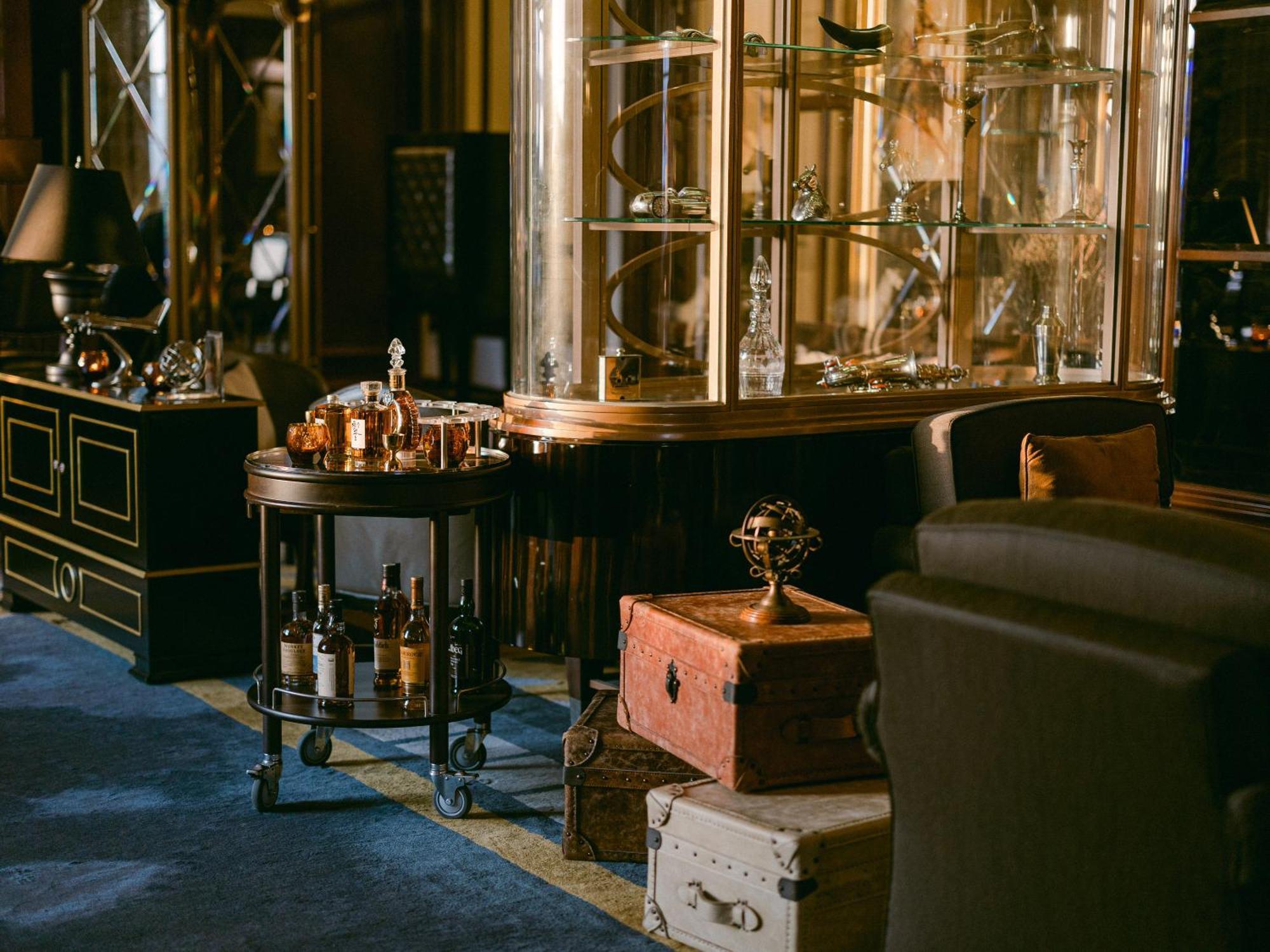 Al Habtoor Palace - Preferred Hotels & Resorts Dubai Exterior photo The bar at the St Regis Istanbul